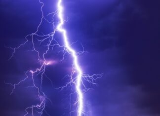 Jakie korzyści i jakie zagrożenia może stwarzać rozwój sztucznej inteligencji?