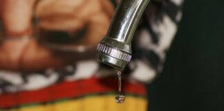 Jak można zlokalizować nieszczelności w układzie chłodzenia?